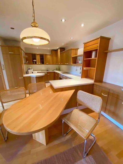 Zentrale Wohnung Gmunden Alte Baeckerei Esterno foto