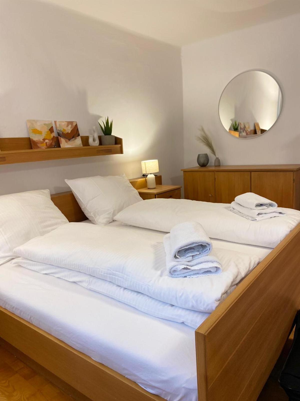 Zentrale Wohnung Gmunden Alte Baeckerei Esterno foto